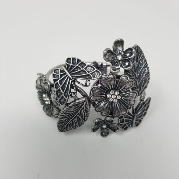 ANTIQUED SILVER LIKE FLOWERS BUTTERFLIES BRACELET - Picture 7 of 11
